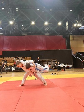 Mladi judoisti iz Judo kluba Ippon Kamnik in Judo kluba Komenda osvojili  7 zlatih kolajn v Velenju (1)